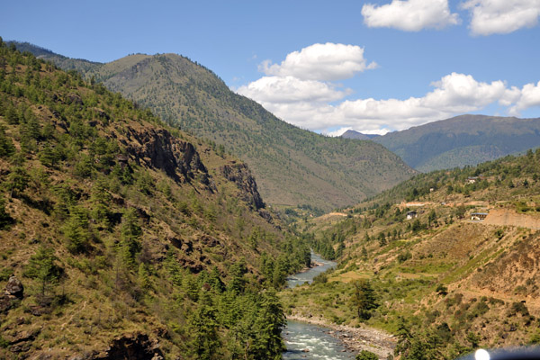 The Mo Chhu branch of the Wang Chhu River heading towards Thimphu