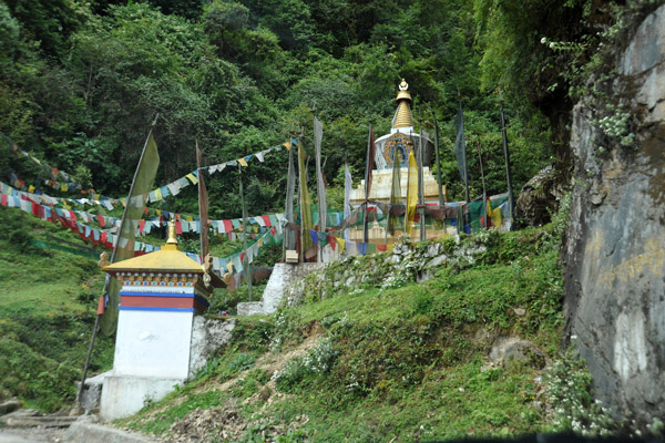 A small stupa along the National Highway