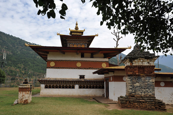 The temple was built in 1499 by the 14th Drukpa on a site blessed by Drukpa Kinley, the Divine Madman