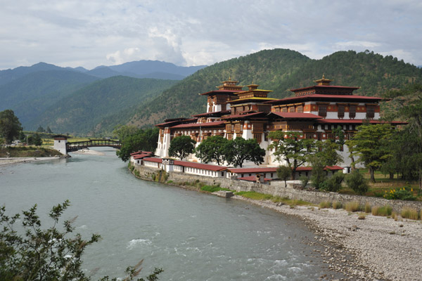 Punakha Dzong - the Palace of Great Happiness