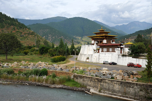 Dzong Chug (Little Dzong), built in 1328 by Ngagi Rinchen