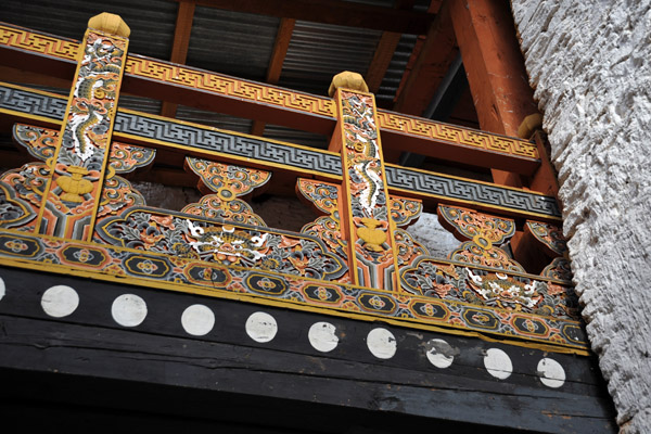 Carved bannister of the upper gallery, Punakha Dzong