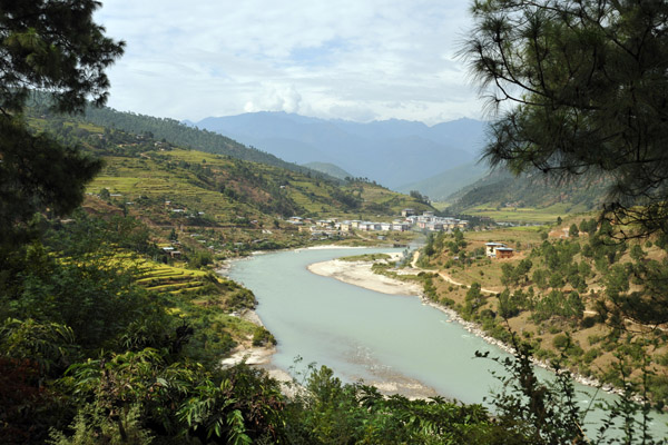 The Puna Tsang Chu River south of Punakha