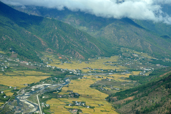 Flying up the valley of the Paro River