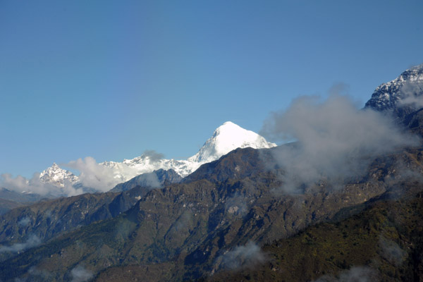Snow capped Jomolhari (7326m/24,035ft) comes into view for the first time