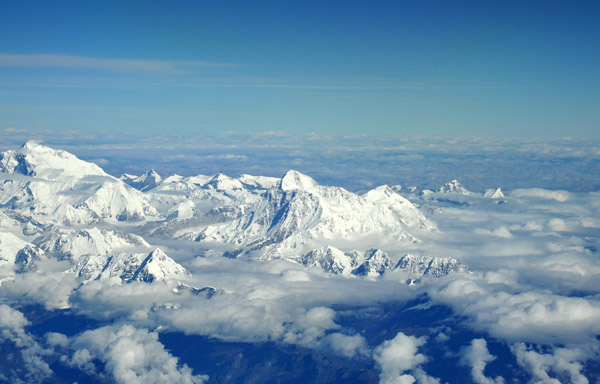 Makalu (8485m), everest on left