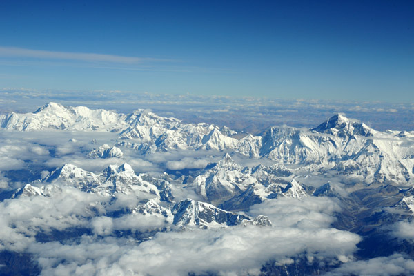 The Great Himalaya Range on the Nepal-Tibet (China) border with Everest on the right and Cho Oyu (8188m/27838ft) on the left