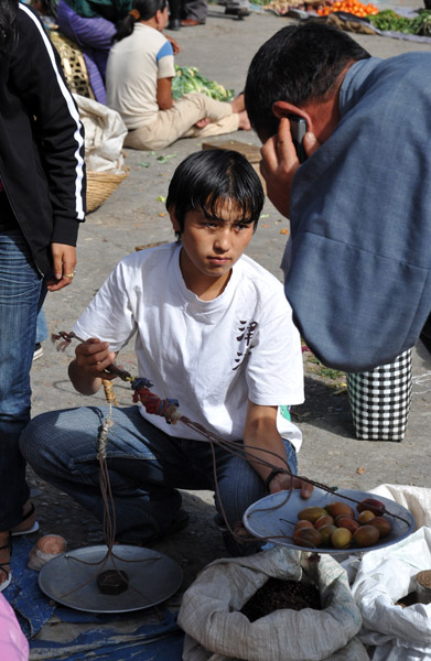 Young marketeer, Paro