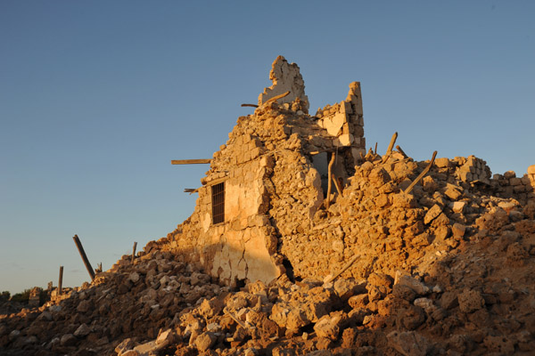 Crumbling building on Suakin Island