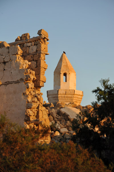 Suakin Island - minaret among ruins