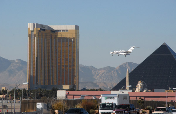Bizjet landing at Las Vegas