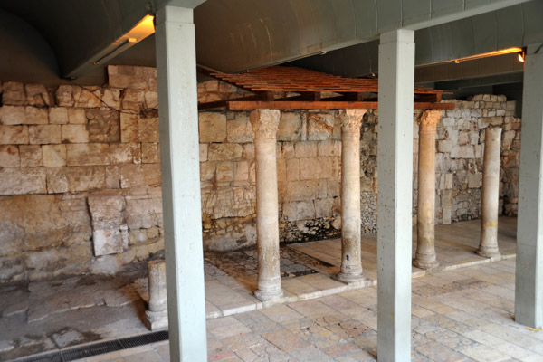 The remains of the Cardo Maximus were discovered when the Jewish Quarter was excavated in 1969