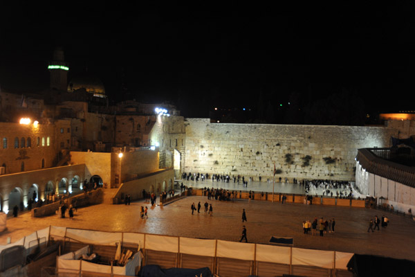 Western Wall Plaza at night (open 24-7)