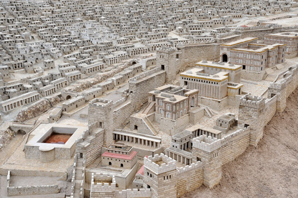 Adiabene Palaces and Siloam Pool during the Second Temple Period