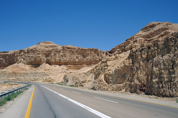 Route 25 leading to the Dead Sea