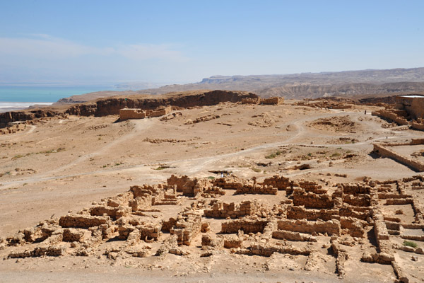 The top of Masada measures 550m x 275m (1800 ft x 900 ft)