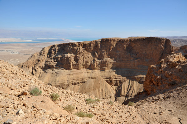 The mountain to the south of Masada