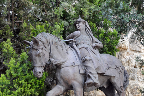 Statue placed in an out-of-the-way spot along the city walls near the Citadel