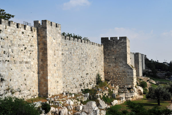 Western Wall of the the Old City of Jerusalem looking south