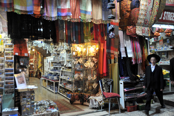 The shops of the Old City are very dependent of foreign visitors