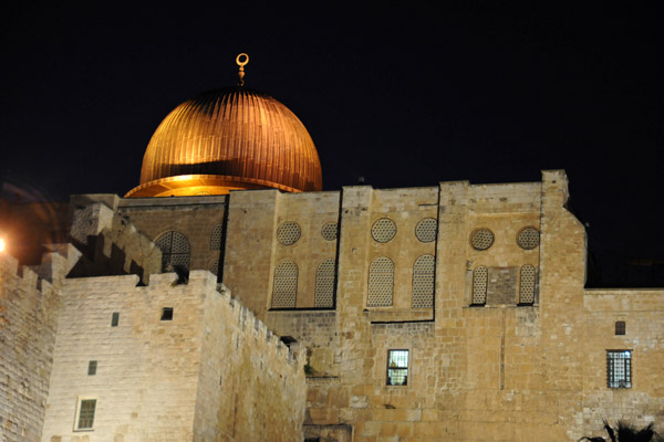 Al Aqsa Mosque at night