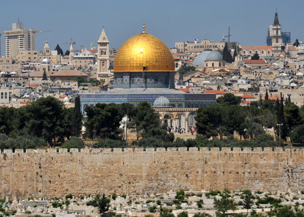 Excellent view of the Dome of the Rock and Temple Mount from the Church of Dominus Flevit