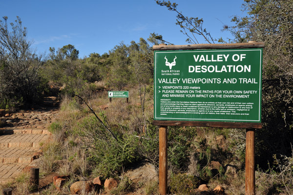 Valley of Desolation trail to viewpoints