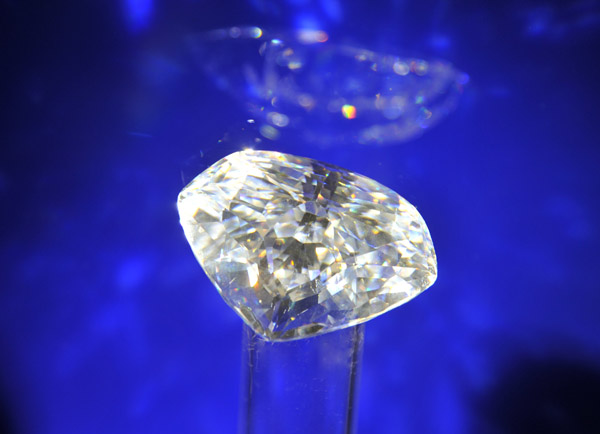 Diamond replica, The Big Hole Exhibition Centre, Kimberley - the real ones are displayed in a vault