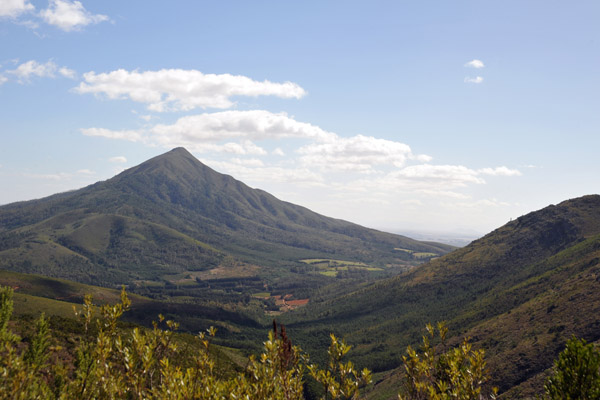 View west from Bain's Kloof Pass Road (R301)