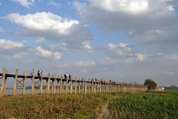 The royal capital moved to Amarapura in 1841