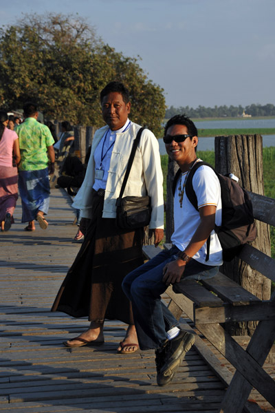 Dennis and the guide waiting for me to catch up