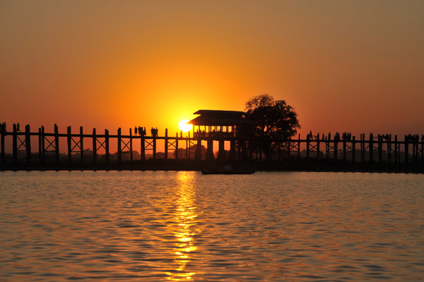 Pavilion on the Teak Bridge at sunset, Lake Taungthaman, Amarapura