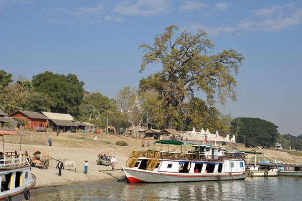 Mingun Waterfront, Irrawaddy River