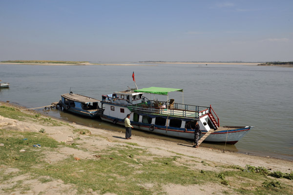 After visiting Mingun, our boat is waiting to take us back to Mandalay