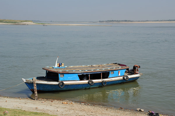Boat pulled up to Mingun, Irrawaddy River