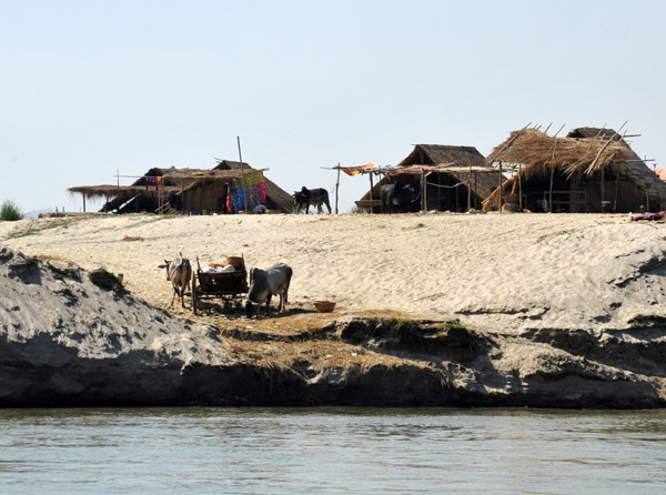 Temporary village on the west bank of the Irrawaddy River