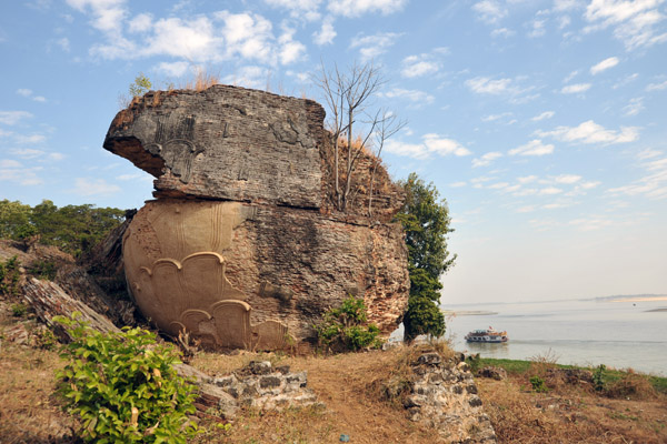Giant brick chinthe with some remnants of the original plaster covering, Mingun