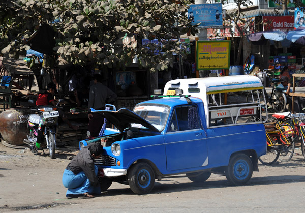 Mandalay - Baby Taxi - Myanmar-built Mazda B360