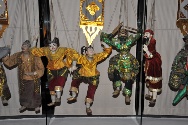 Burmese puppets at the Mandalay Hill Resort