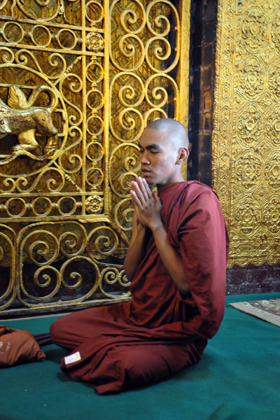 Buddhist Monk, Mahamuni Paya
