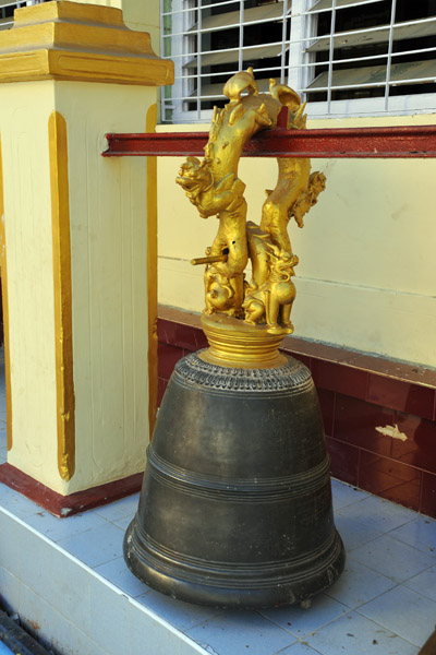 Bell, Mahamuni Paya, Mandalay