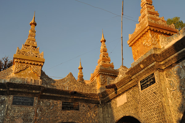 Shrine along Mandalay Hill Road