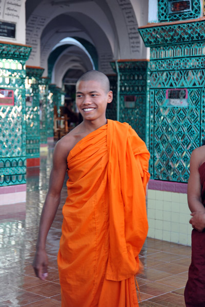 Most Burmese monks we saw wore maroon rather than orange