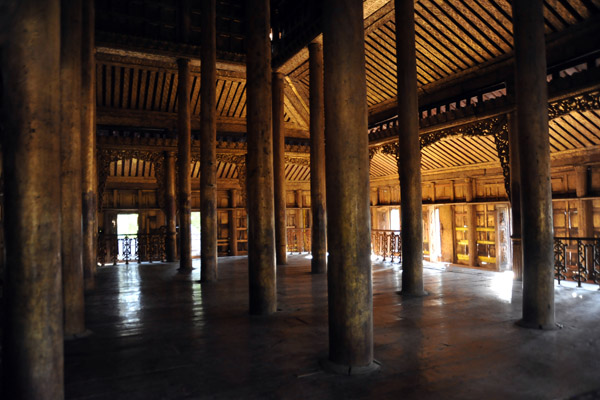 Western hall of the Golden Palace Monastery