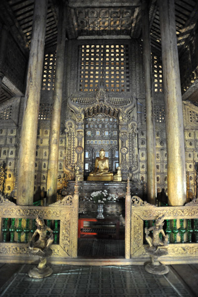 Eastern Hall of Golden Palace Monastery