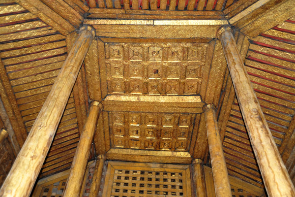 Gilded roof and pillars of the Great Western Hall, Shwenanday Kyaung