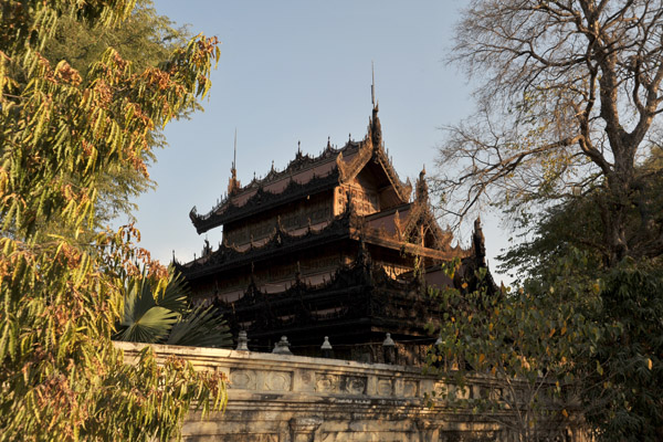 Shwenanday Kyaung - Golden Palace Monastery