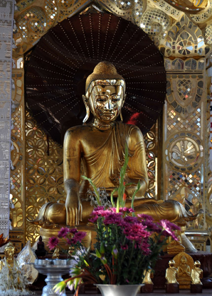 Principle Buddha image at Kuthodaw Paya