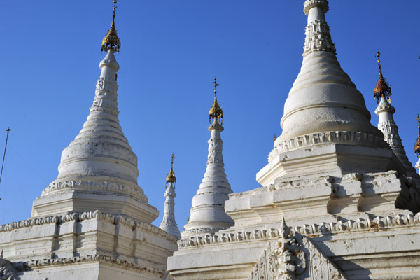 The 1774 stupas of Sandamani Paya house marble slabs inscribed with the Teachings of the Buddha