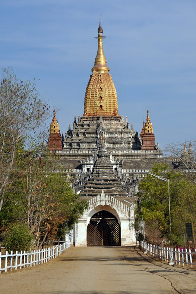 South gate to Ananda Phaya